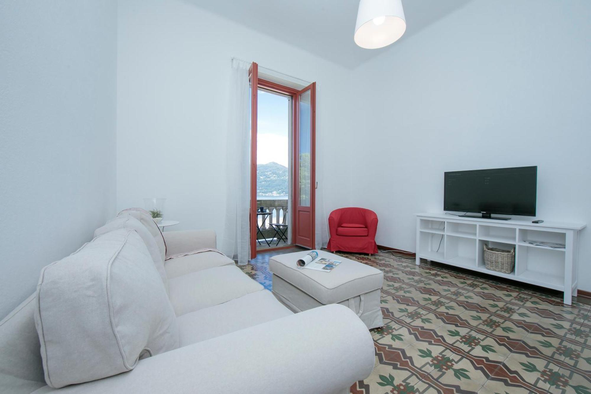 Residenza Oleandro Lake View Luino Center - Happy Rentals Kültér fotó